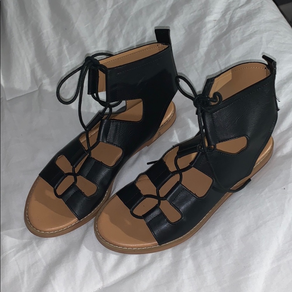 Report Lace up Sandals